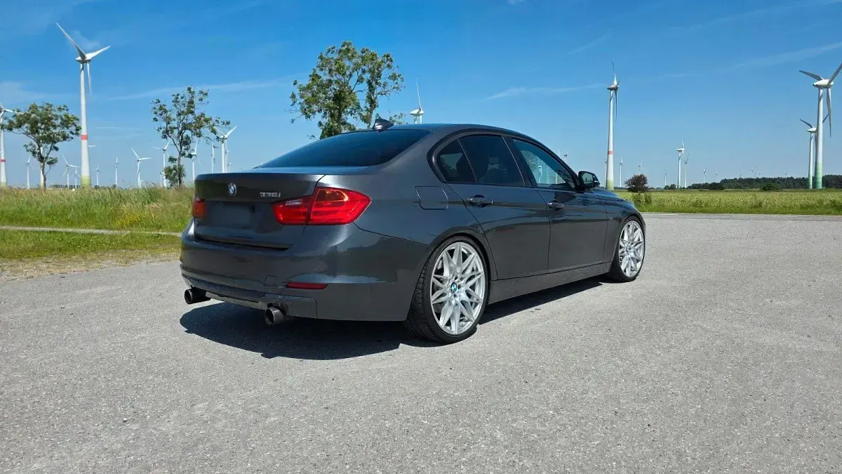 Gebraucht BMW 335 Sport Line 306 PS (225 kW) 2011 Grau Limousine