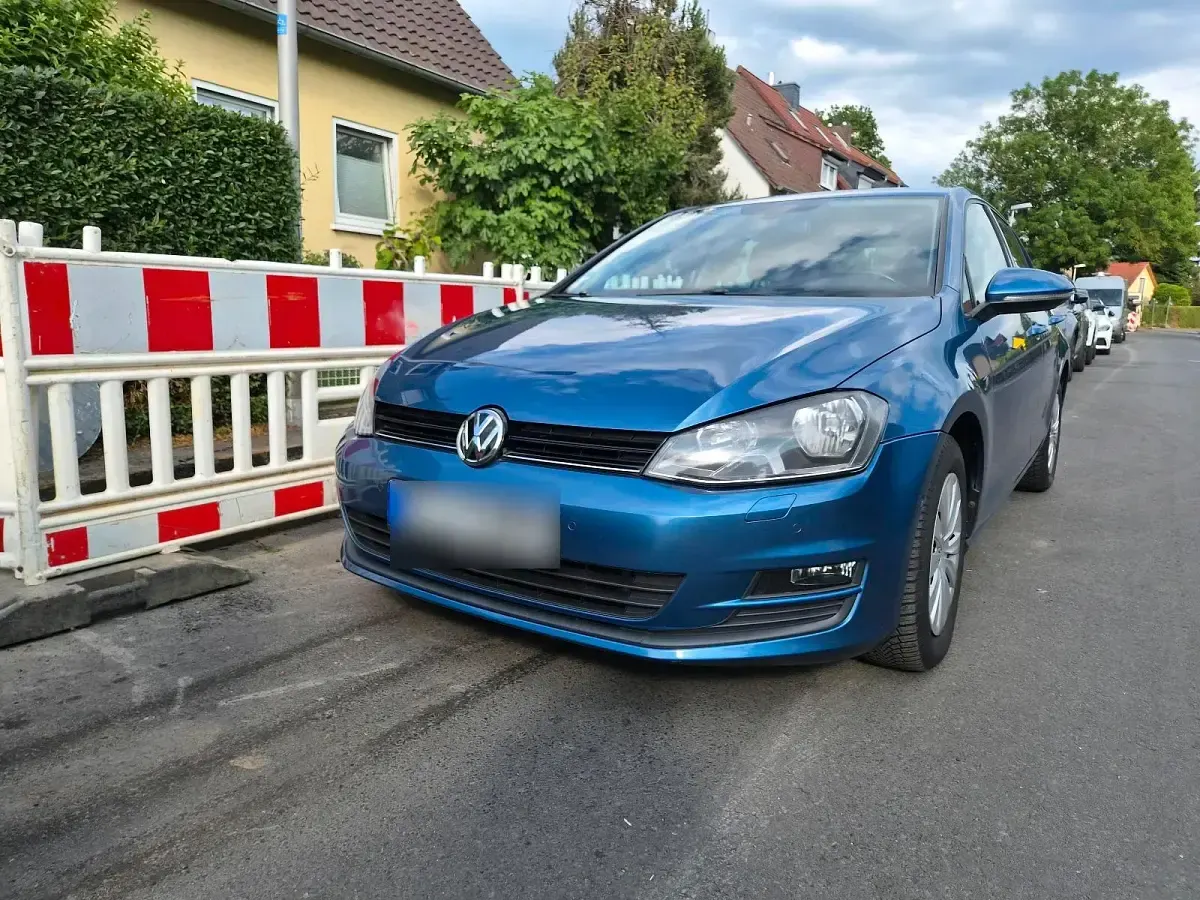 Gebraucht VW Golf VII 86 PS (63 kW) 2013 Blau Limousine