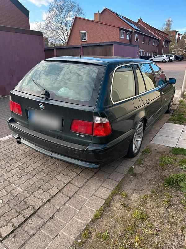 Gebraucht BMW 525 192 PS (141 kW) 2002 Grün Kombi