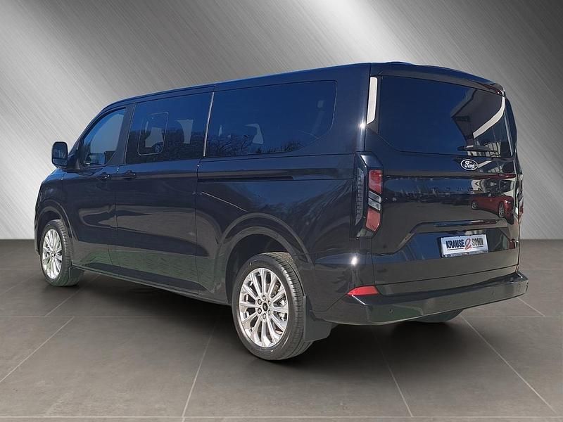 Gebraucht Ford Tourneo Custom Titanium 170 PS (125 kW) 2024 Schwarz metallic Van
