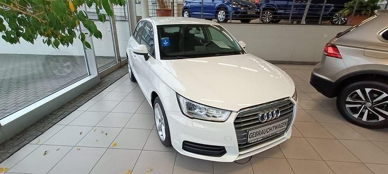 Gebraucht Audi A1 Sportback Design 95 PS (69 kW) 2017 Weiß Kleinwagen