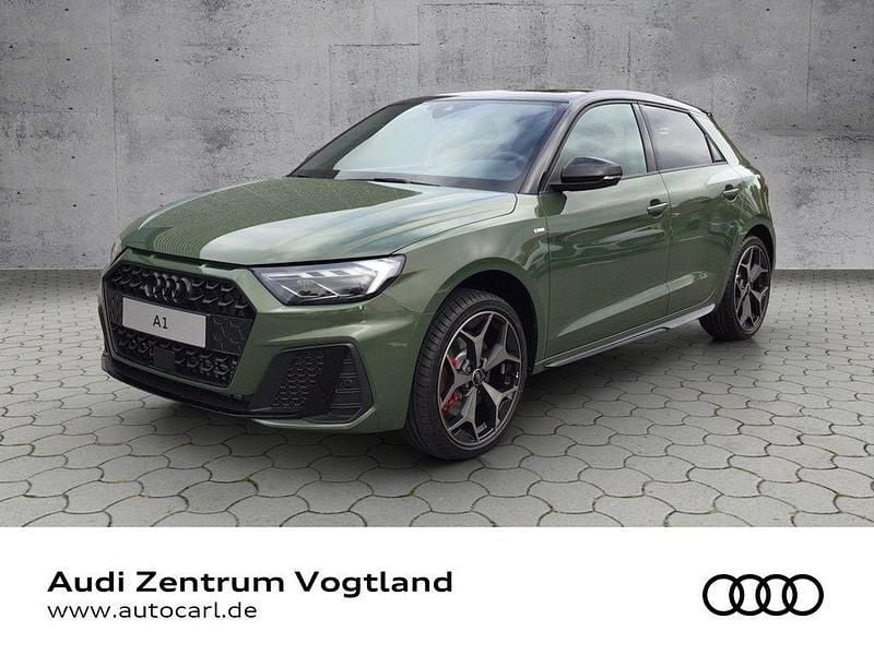 Distriktgrün metallic Neu 2025 Audi A1 Sportback S-Line Kleinwagen | 33.580 € (Superpreis) - Bild 1/4