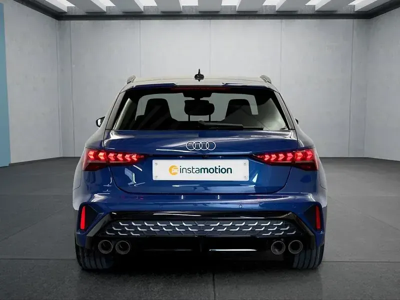 Gebraucht Audi S3 Sportback 333 PS (244 kW) 2025 Blau Kleinwagen