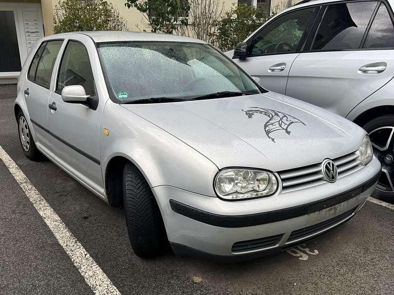 Silber Gebraucht 2001 VW Golf IV Kleinwagen | 2.200 € (Fairer Preis) - Bild 1/4