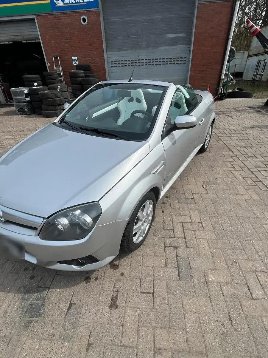 Gebraucht Opel Tigra 90 PS (66 kW) 2005 Grau Cabrio