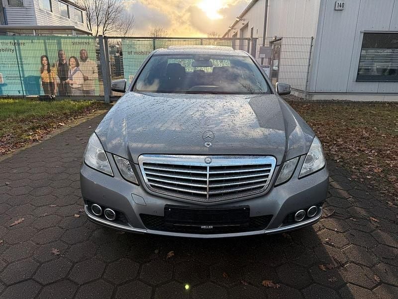 Gebraucht Mercedes E220 170 PS (125 kW) 2010 Grau Limousine