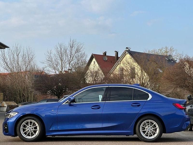 Gebraucht BMW 320 M Sport 190 PS (139 kW) 2021 Portimao blau (metallic) Limousine