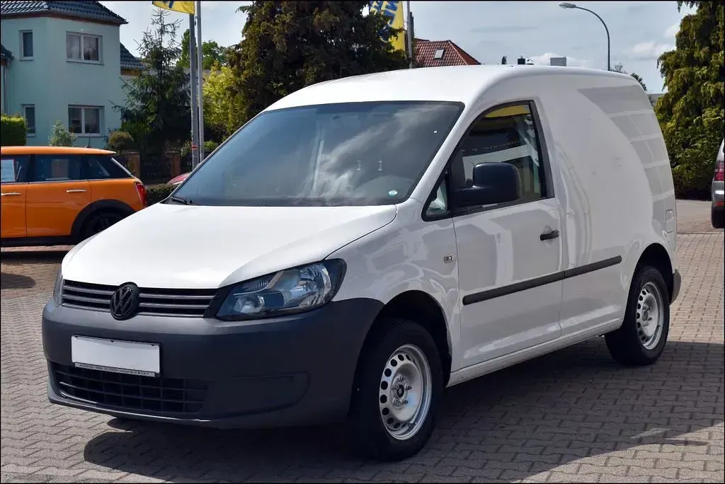 Używany VW Caddy 75 KM (55 kW) 2012 Biały Minivan