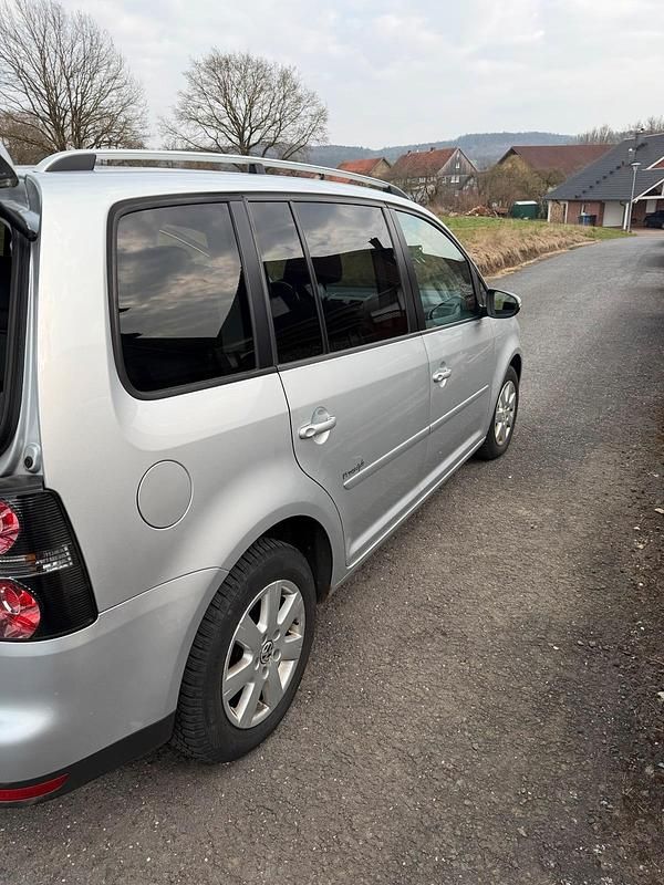 Gebraucht VW Touran 140 PS (102 kW) 2009 Silber Van / Kleinbus