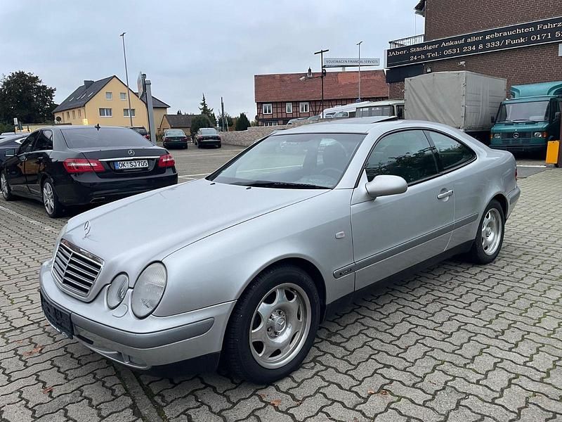 Gebraucht Mercedes CLK200 136 PS (100 kW) 1997 Silber Coupé
