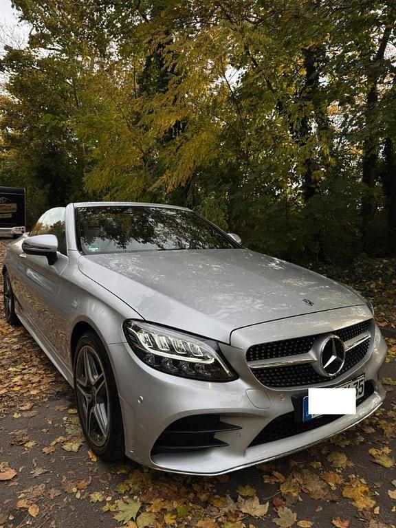 Silber Gebraucht 2018 Mercedes 200 AMG line Cabrio | 35.500 € - Bild 1/4