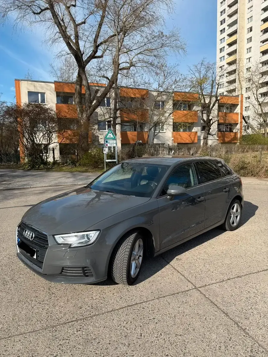 Używany Audi A3 116 KM (85 kW) 2018 Żółty Sedan/Limuzyna
