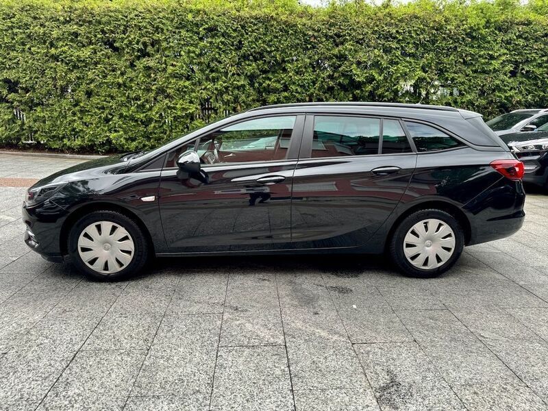 Schwarz Gebraucht 2020 Opel Astra Kombi | 9.980 € (Guter Preis) - Bild 1/4