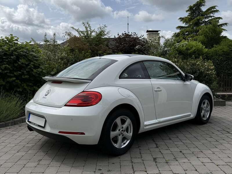 Weiß Gebraucht 2013 VW Beetle Design Kleinwagen | 9.890 € (Superpreis) - Bild 1/4