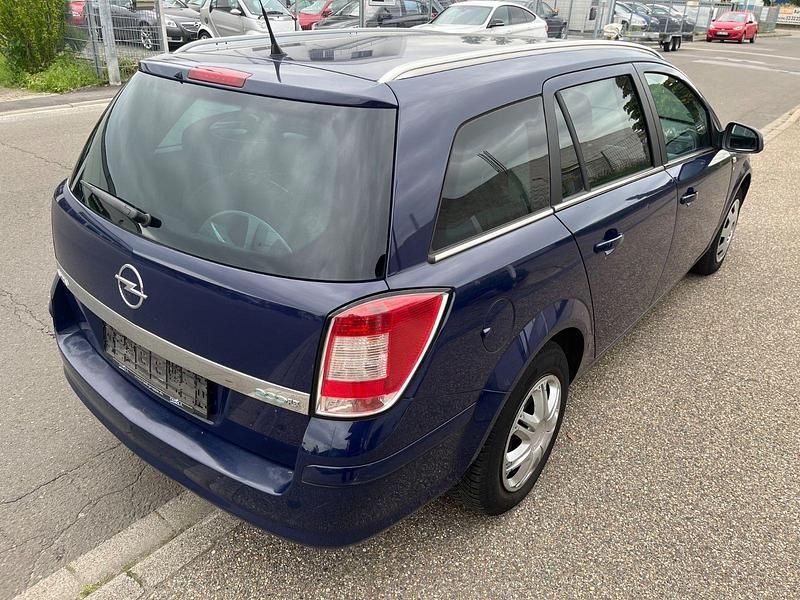 Gebraucht Opel Astra Edition 90 PS (66 kW) 2010 Blau Kombi