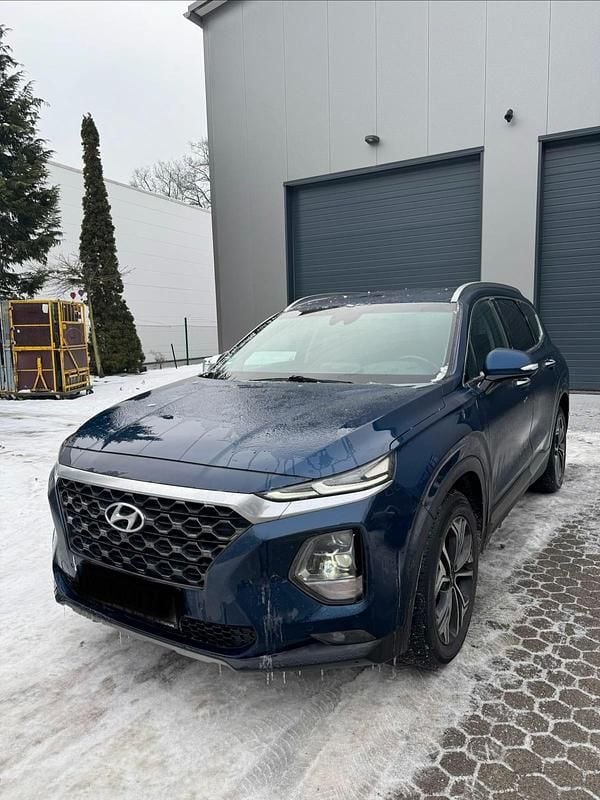 Blau Gebraucht 2018 Hyundai Santa Fe Premium SUV | 18.990 € (Guter Preis) - Bild 1/4