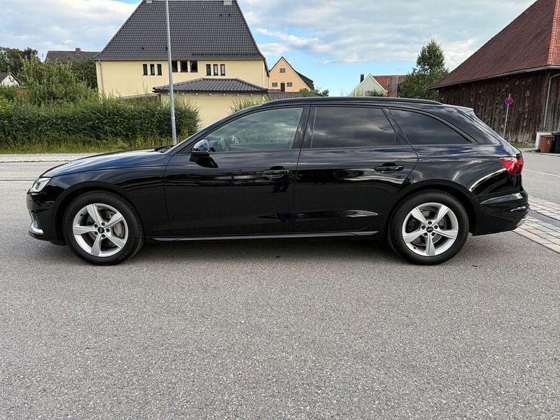 Gebraucht Audi A4 Advanced 204 PS (150 kW) 2022 Schwarz Kombi