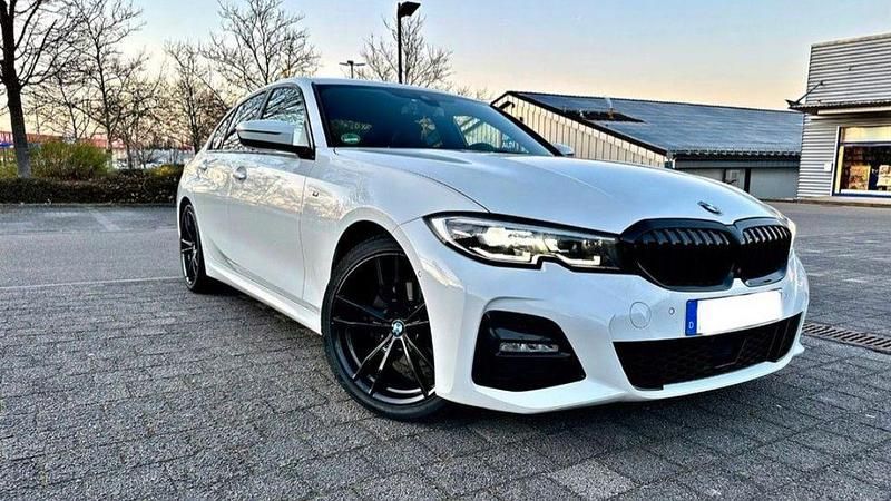 Gebraucht BMW 320 M Sport 190 PS (139 kW) 2021 Weiß Limousine