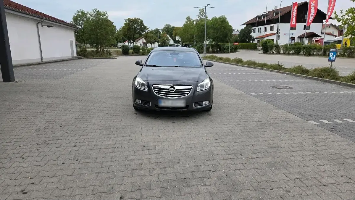 Gebraucht Opel Insignia 163 PS (119 kW) 2011 Grau Limousine