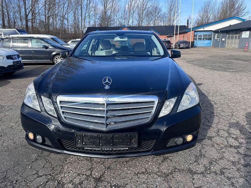 Gebraucht Mercedes E200 136 PS (100 kW) 2010 Schwarz Limousine