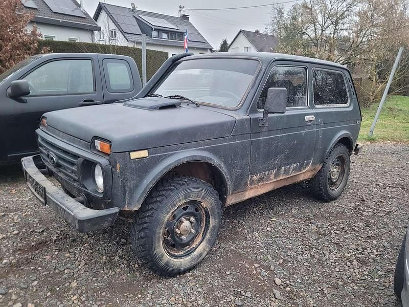 Gebraucht Lada niva 82 PS (60 kW) 2001 Grün SUV