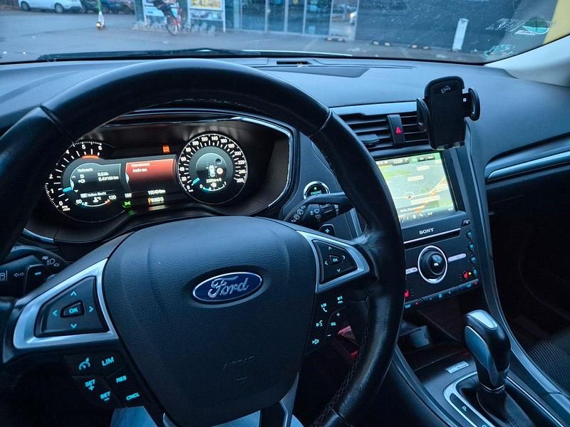 Gebraucht Ford Mondeo Titanium 150 PS (110 kW) 2015 Weiß Kombi