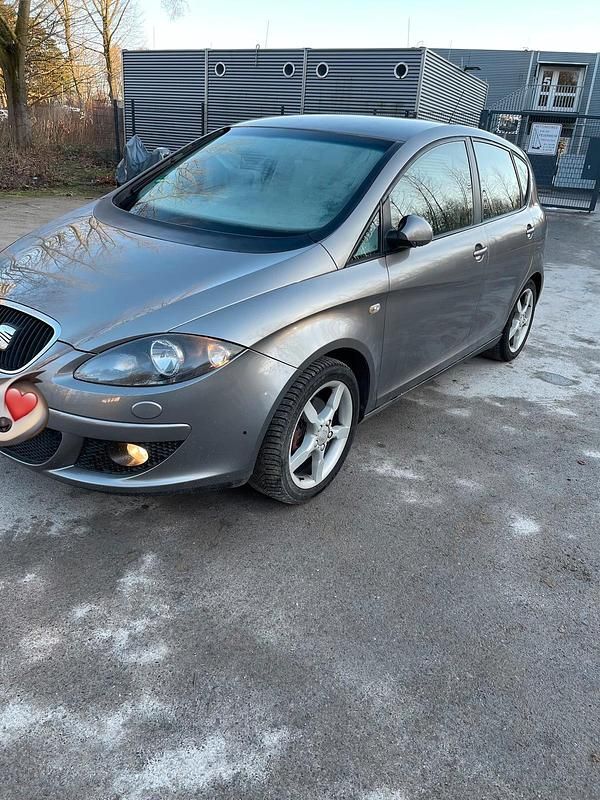 Grau Gebraucht 2005 Seat Altea Kleinwagen | 1.500 € (Fairer Preis) - Bild 1/4