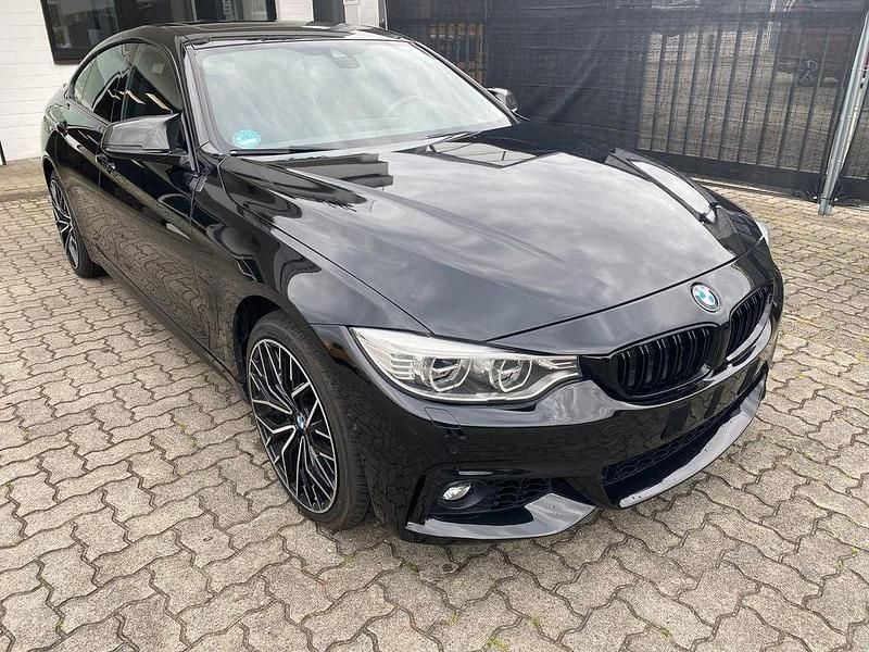 Gebraucht BMW 430 M Sport 258 PS (189 kW) 2016 Black sapphire metallic Coupé