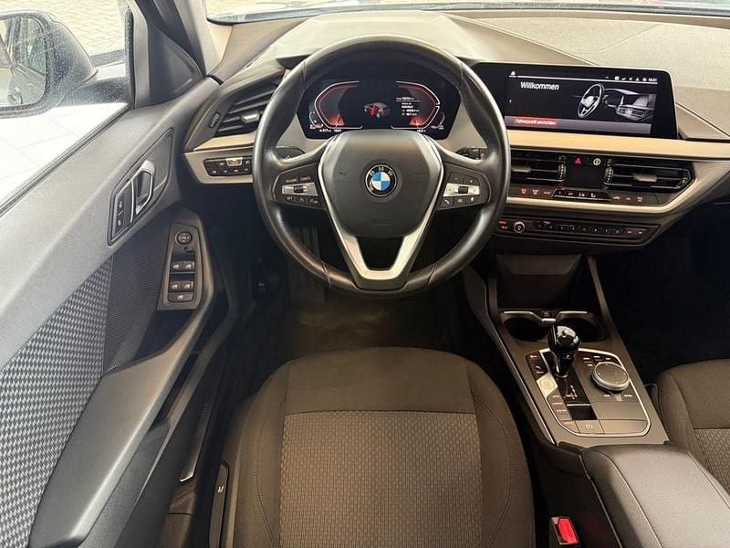 Gebraucht BMW 118 Advantage 150 PS (110 kW) 2023 Grau Kleinwagen