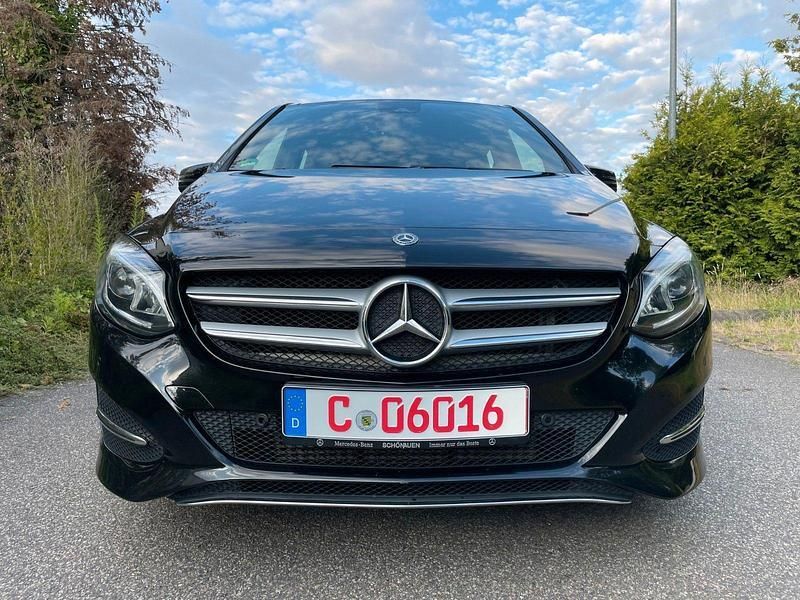 Gebraucht Mercedes 200 AMG 136 PS (100 kW) 2017 Schwarz Kombi