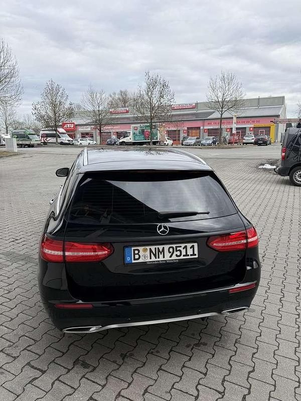 Gebraucht Mercedes E300 AMG line 245 PS (180 kW) 2019 Schwarz Kombi