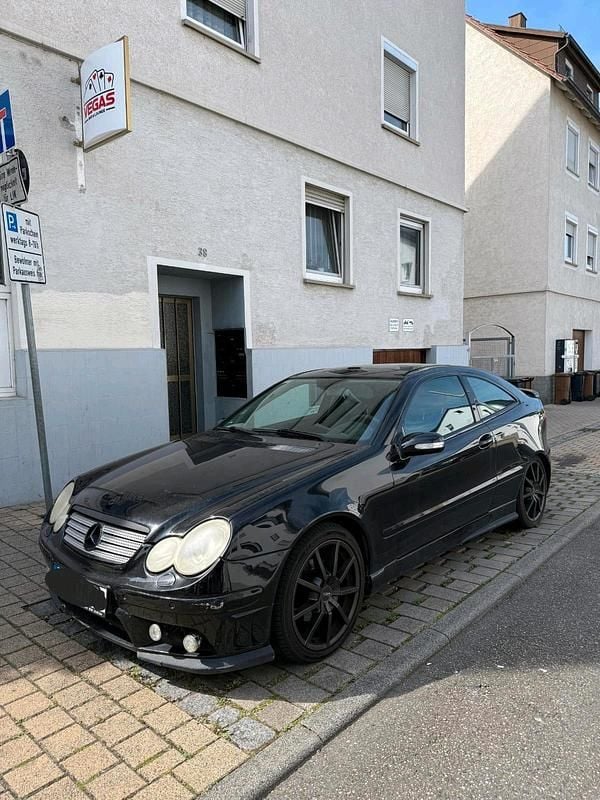 Schwarz Gebraucht 2005 Mercedes C320 Coupé | 1.400 € (Guter Preis) - Bild 1/4