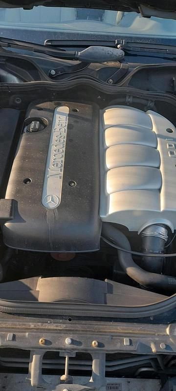 Gebraucht Mercedes E200 123 PS (90 kW) 2003 Grau Limousine