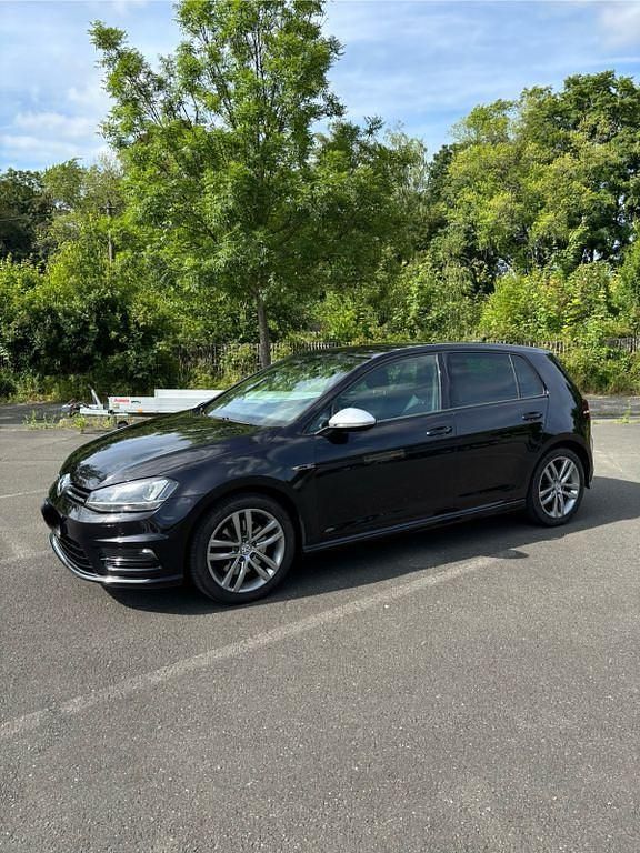 Schwarz Gebraucht 2016 VW Golf VII R-line Limousine | 14.500 € (Fairer Preis) - Bild 1/4