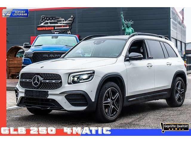 Polarweiss unilack Gebraucht 2020 Mercedes GLB250 AMG line SUV | 35.499 € (Fairer Preis) - Bild 1/4