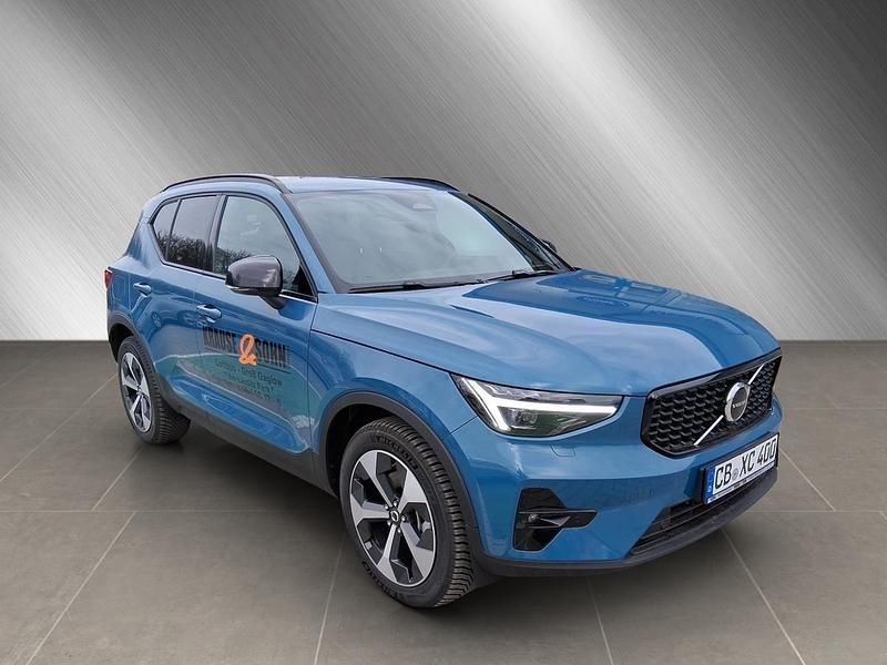 Gebraucht Volvo XC40 Plus 163 PS (119 kW) 2024 Blau metallic SUV