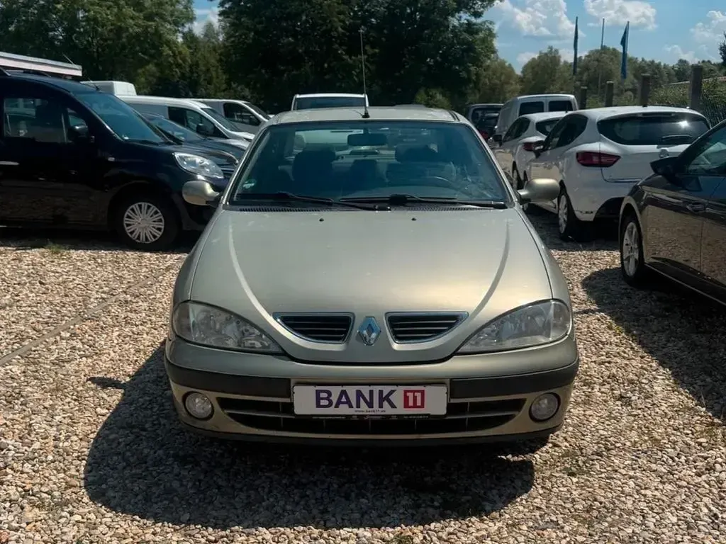Gebraucht Renault Mégane Dynamique 107 PS (78 kW) 2000 Beige Limousine