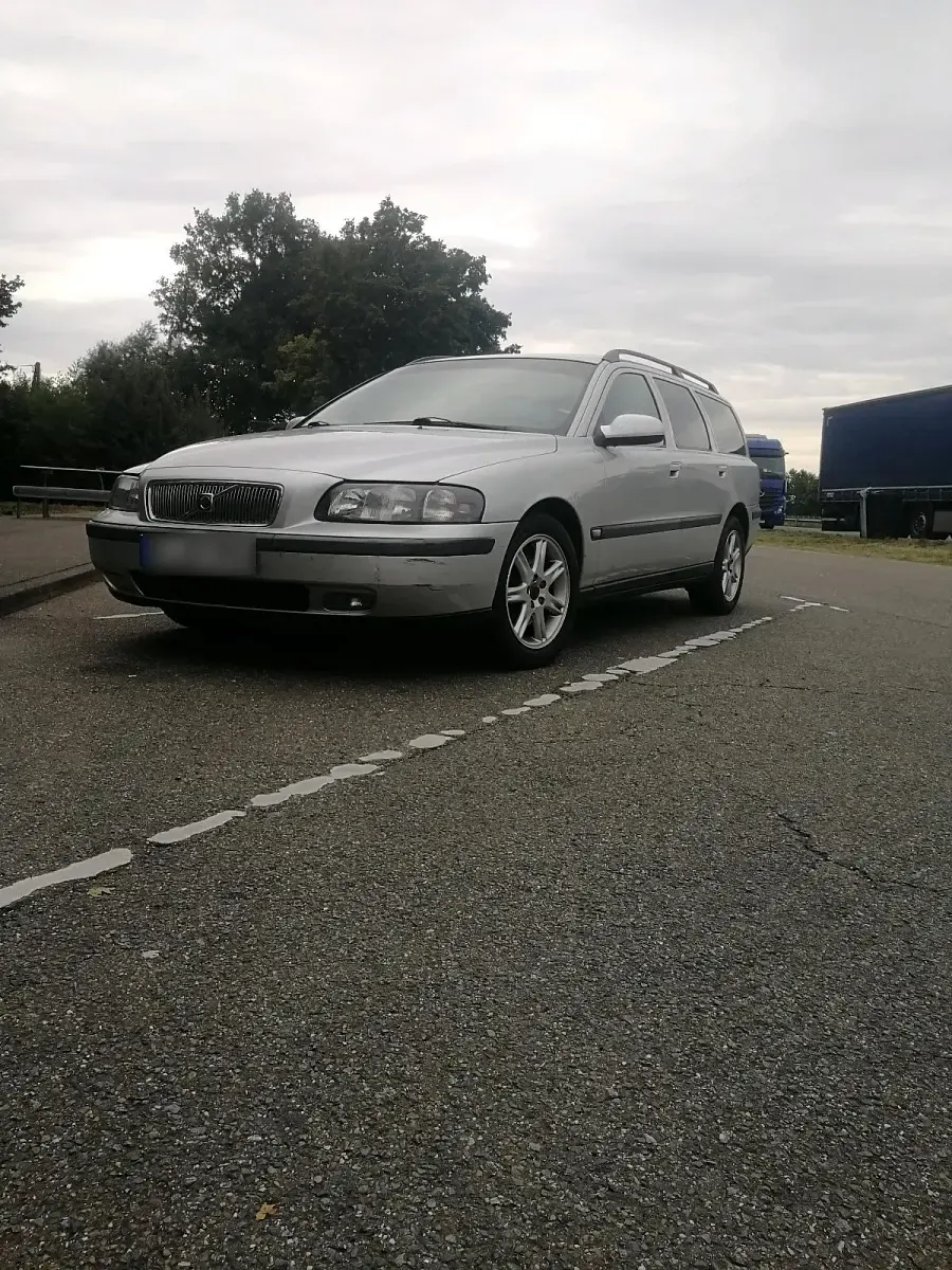 Używany Volvo V70 140 KM (102 kW) 2001 Srebrny Kombi