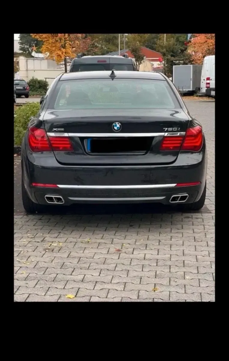 Gebraucht BMW 750 449 PS (330 kW) 2012 Schwarz Limousine