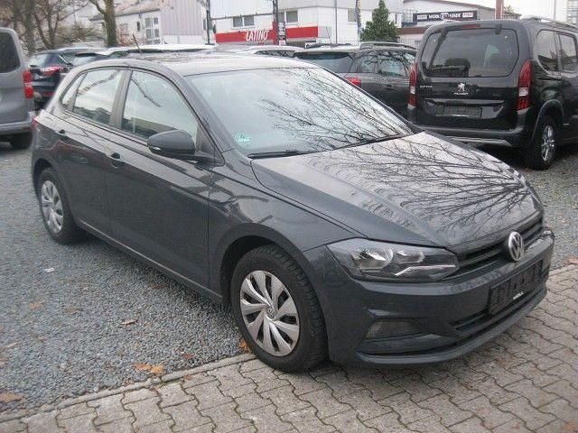 Gebraucht VW Polo Trendline 65 PS (47 kW) 2019 Grau Limousine