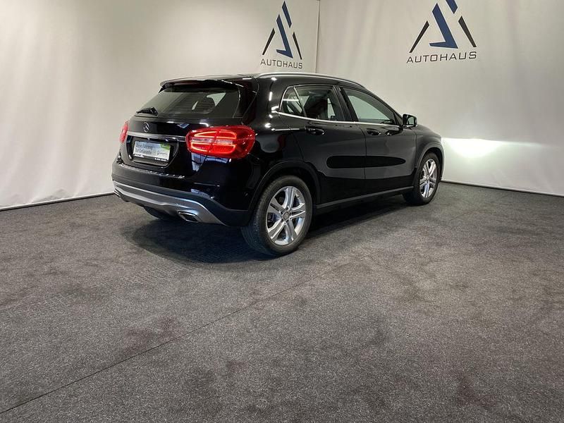 Gebraucht Mercedes GLA220 177 PS (130 kW) 2016 Schwarz SUV