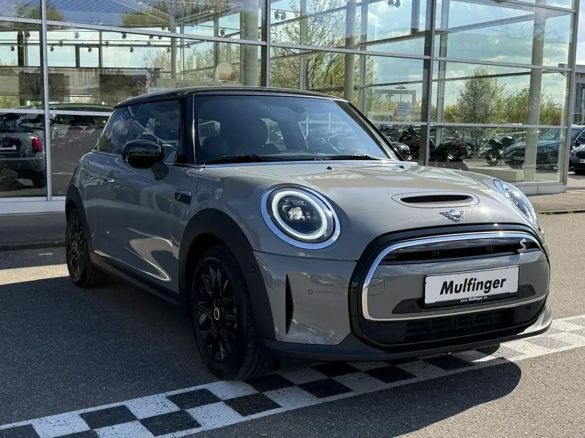 Gebraucht Mini Cooper SE Classic 135 kW (184 PS) 2022 Moonwalk grey Kleinwagen