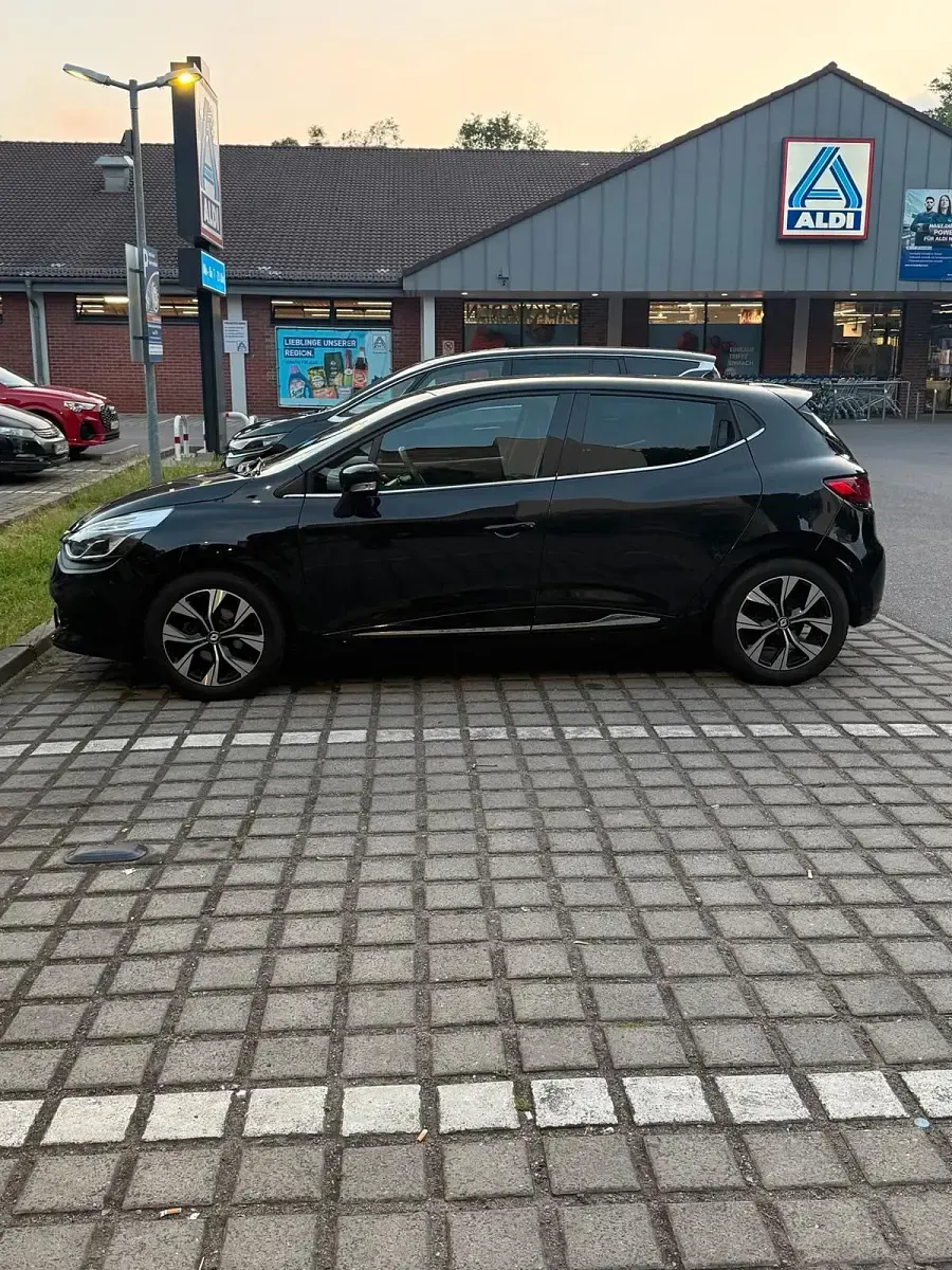 Gebraucht Renault Clio IV Luxe 90 PS (66 kW) 2015 Schwarz Kleinwagen