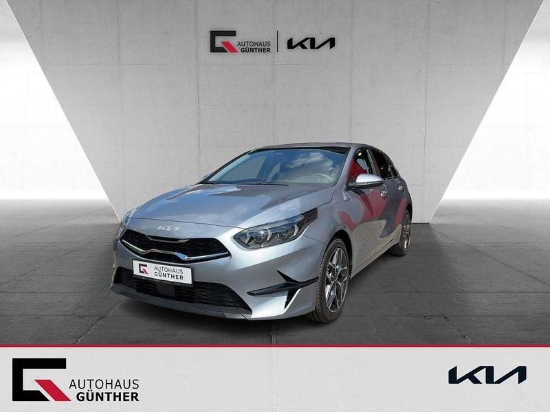 Css) lunar silver m (silber Gebraucht 2025 Kia Ceed Style Kleinwagen | 25.490 € (Fairer Preis) - Bild 1/4