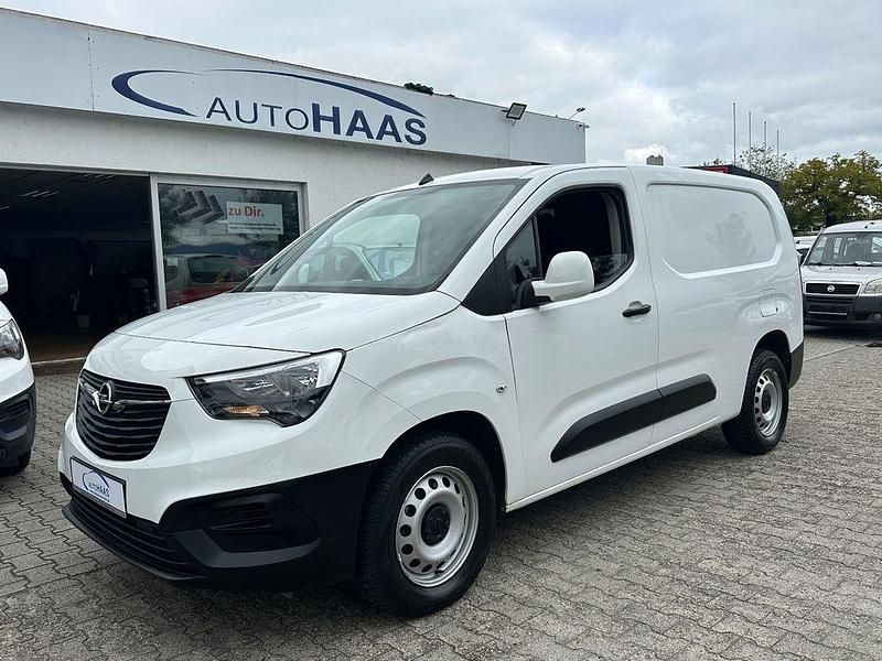 Weiß Gebraucht 2022 Opel Combo Edition Van / Kleinbus | 11.990 € (Guter Preis) - Bild 1/4