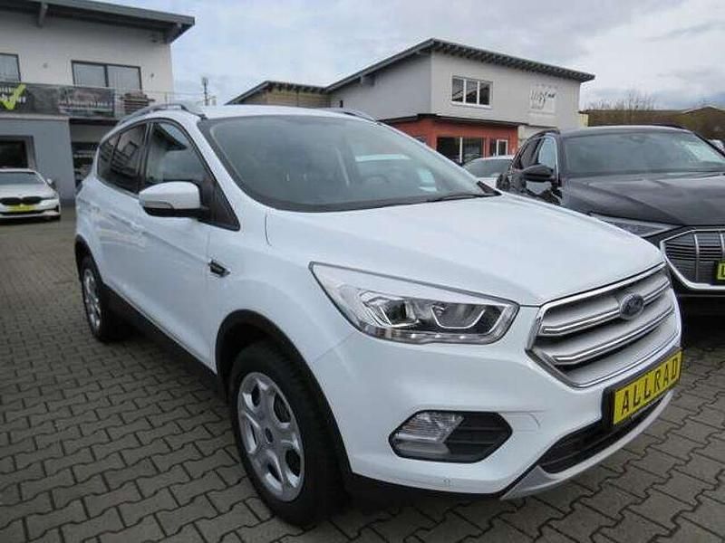 Gebraucht Ford Kuga 150 PS (110 kW) 2020 Frostweiß SUV