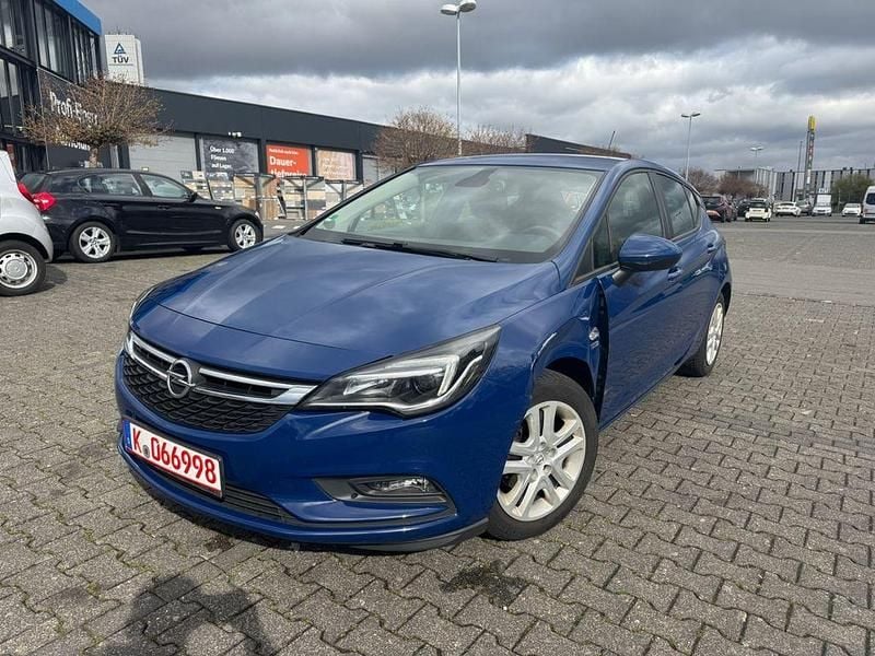 Gebraucht Opel Astra 105 PS (77 kW) 2019 Blau Limousine