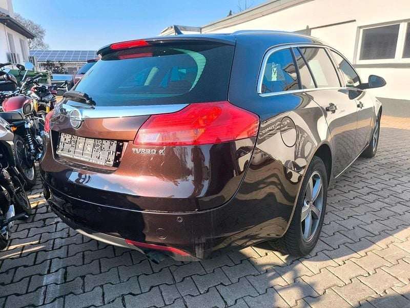 Gebraucht Opel Insignia 250 PS (183 kW) 2011 Braun Kombi