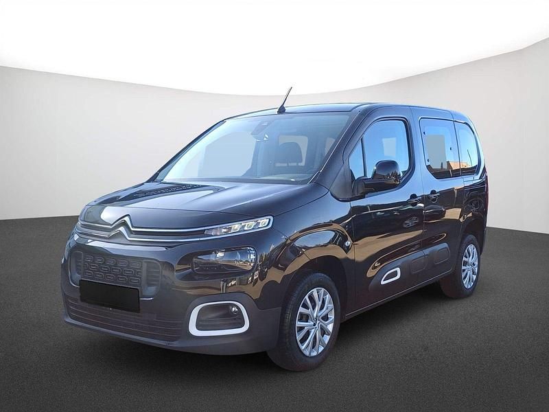 Lackierung schwarz perla nera/typ aussenverkleidung metalliclackierung Gebraucht 2023 Citroën Berlingo Feel Van / Kleinbus | 20.880 € (Guter Preis) - Bild 1/4