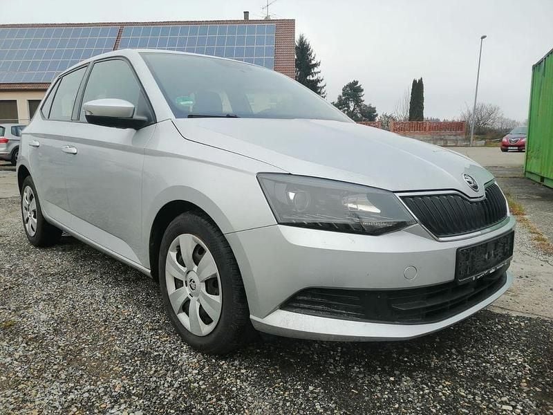 Gebraucht Skoda Fabia Ambition 90 PS (66 kW) 2015 Silber Limousine